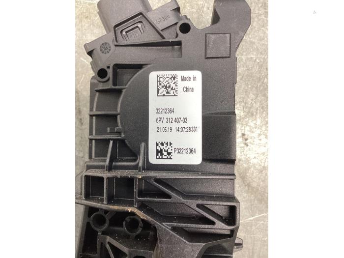 Gaspedalposition Sensor van een Volvo XC40 (XZ) 1.5 T3 12V 2020