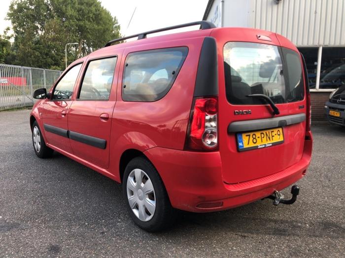 Gebrauchte Abdeckplatte sonstige Dacia Logan MCV I (KS) 1.6 MPI 85 Preis € 30,00 Margenregelung angeboten von Gebr Opdam B.V.