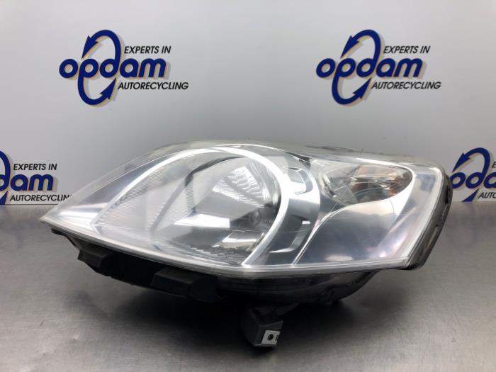 Używane Reflektor lewy Fiat Fiorino (225) 1.3 JTD 16V Multijet Cena € 50,00 Procedura marży oferowane przez Gebr Opdam B.V.
