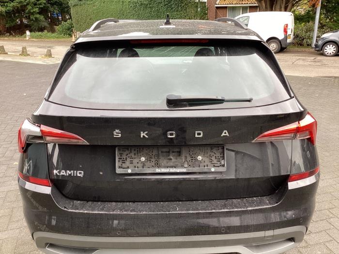 Używane Tylna klapa Skoda Kamiq 1.0 TSI 12V Cena € 1.000,00 Procedura marży oferowane przez Gebr Opdam B.V.
