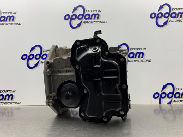 Usagé Couvercle carter Renault Captur I (2R) 0.9 Energy TCE 12V Prix € 50,00 Règlement à la marge proposé par Gebr Opdam B.V.