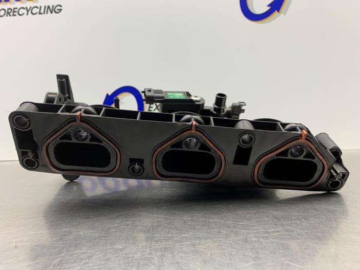 Used Intake manifold Renault Captur I (2R) 0.9 Energy TCE 12V Price € 65,00 Margin scheme offered by Gebr Opdam B.V.