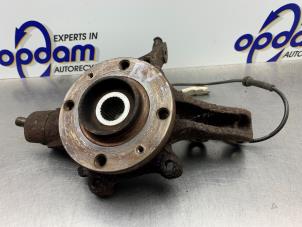 Gebrauchte Achsschenkel rechts vorne Peugeot 307 (3A/C/D) 1.6 16V Preis € 40,00 Margenregelung angeboten von Gebr Opdam B.V.