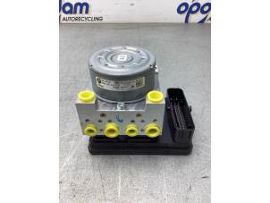 Usados Bomba ABS BMW X1 (F48) sDrive 20i 2.0 16V Twin Power Turbo Precio € 450,00 Norma de margen ofrecido por Gebr Opdam B.V.