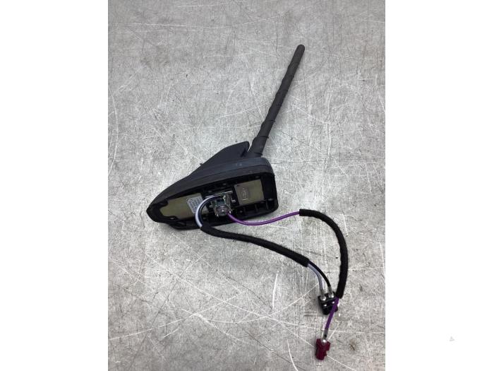 Używane Antena Ford EcoSport (JK8) 1.0 EcoBoost 12V 125 Cena € 30,00 Procedura marży oferowane przez Gebr Opdam B.V.