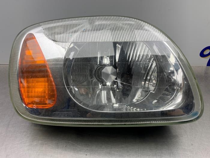 Używane Reflektor prawy Nissan Micra (K11) 1.4 16V Cena € 35,00 Procedura marży oferowane przez Gebr Opdam B.V.