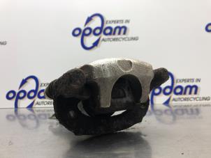 Usados Pinza de freno derecha detrás Volvo V40 (VW) 1.6 16V Precio € 50,00 Norma de margen ofrecido por Gebr Opdam B.V.