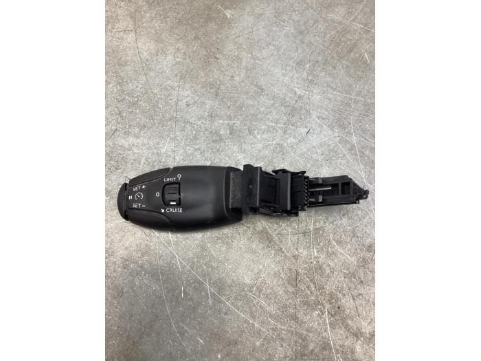 Używane Obsluga tempomatu Toyota ProAce 2.0 D-4D 122 16V Worker Cena € 24,20 Z VAT oferowane przez Gebr Opdam B.V.
