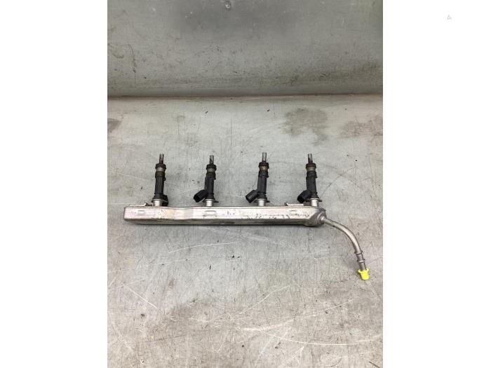 Usagé Système d'injection Toyota Yaris III (P13) 1.33 16V Dual VVT-I Prix € 60,00 Règlement à la marge proposé par Gebr Opdam B.V.