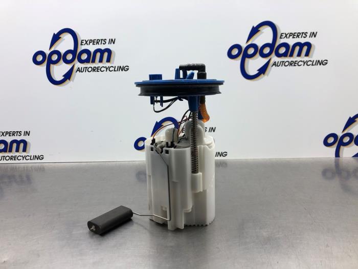 Begagnade Bensinpump Skoda Fabia III Combi (NJ5) 1.0 TSI 12V Pris € 75,00 Marginaltabell erbjuds av Gebr Opdam B.V.
