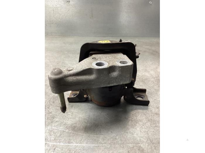 Used Engine mount Toyota RAV4 (A4) 2.5 Hybrid 16V VVT-i 4x2 Price € 30,00 Margin scheme offered by Gebr Opdam B.V.