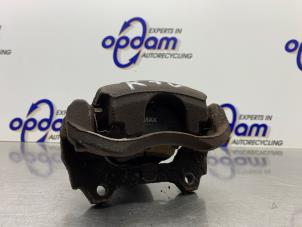 Usados Pinza de freno derecha delante Opel Corsa D 1.3 CDTi 16V ecoFLEX Precio € 50,00 Norma de margen ofrecido por Gebr Opdam B.V.