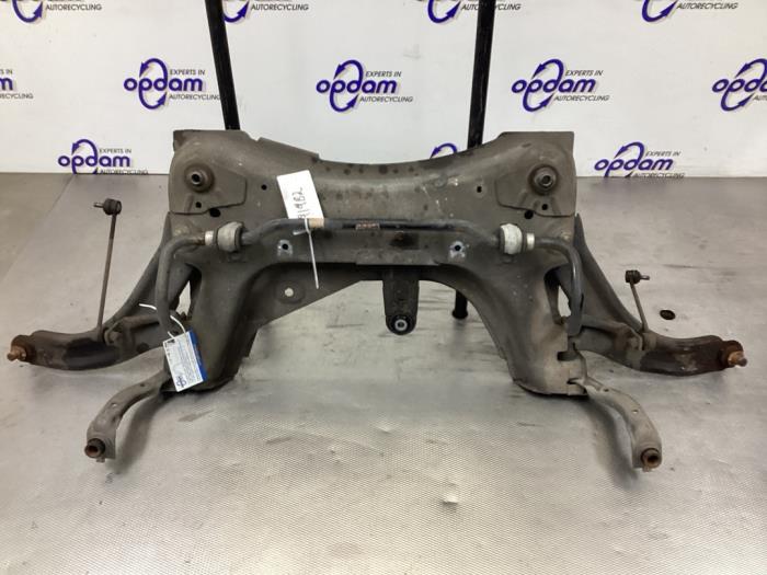 Used Subframe Renault Clio III (BR/CR) 1.4 16V Price € 100,00 Margin scheme offered by Gebr Opdam B.V.