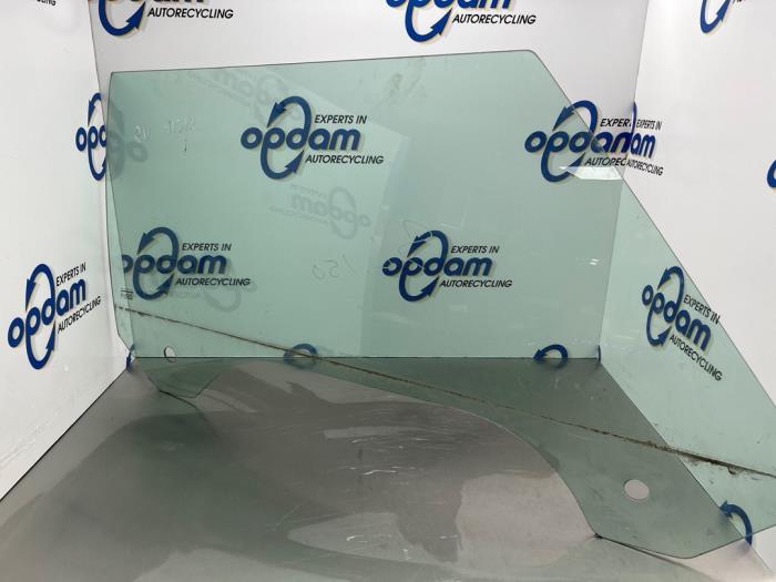 Usados Ventanilla de puerta de 2 puertas derecha BMW Mini (R50/53) 1.6 16V Cooper Precio € 35,00 Norma de margen ofrecido por Gebr Opdam B.V.