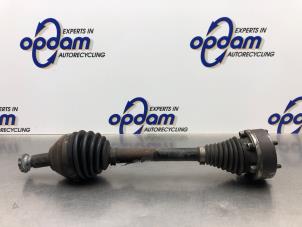 Usados Eje de transmisión izquierda delante Volkswagen Polo V (6R) 1.2 TDI 12V BlueMotion Precio € 50,00 Norma de margen ofrecido por Gebr Opdam B.V.
