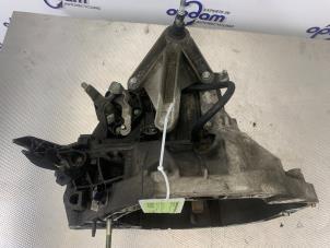 Getriebe van een Renault Clio III (BR/CR) 1.4 16V 2006