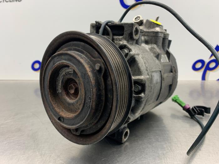 Usagé Pompe clim Skoda Superb (3U4) 2.8 V6 30V Prix € 75,00 Règlement à la marge proposé par Gebr Opdam B.V.