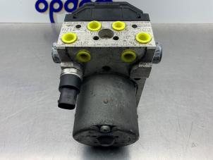 ABS-pump från en Skoda Superb (3U4) 2.8 V6 30V 2004