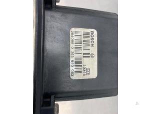ABS-pump från en Skoda Superb (3U4) 2.8 V6 30V 2004