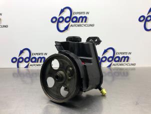 Usados Bomba de dirección asistida Peugeot 206+ (2L/M) 1.4 XS Precio € 75,00 Norma de margen ofrecido por Gebr Opdam B.V.