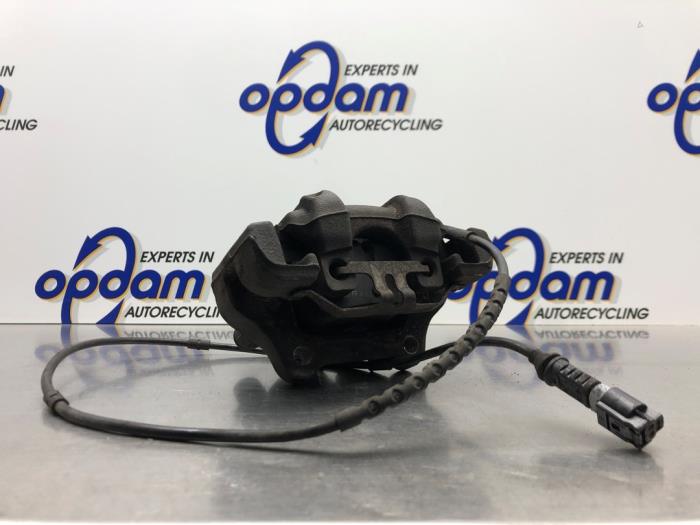 Gebrauchte Bremszange rechts hinten BMW 1 serie (F20) 118i 1.5 TwinPower 12V Preis € 50,00 Margenregelung angeboten von Gebr Opdam B.V.