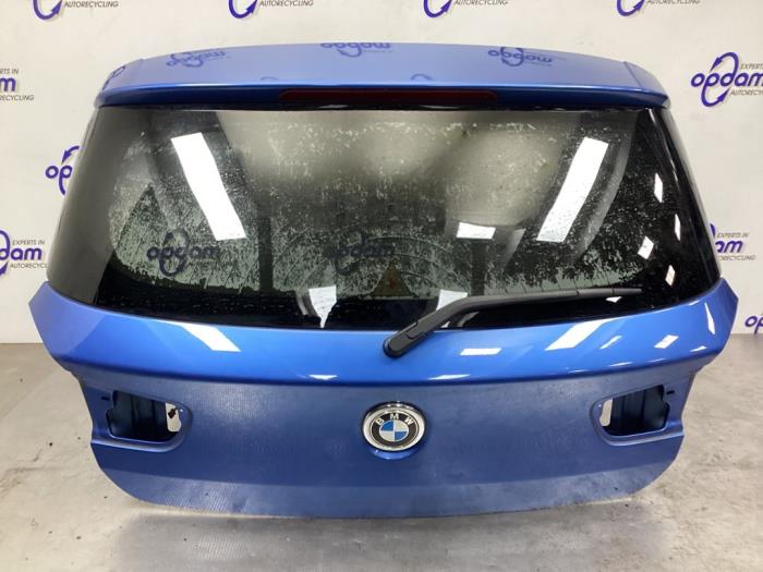 Używane Tylna klapa BMW 1 serie (F20) 118i 1.5 TwinPower 12V Cena € 250,00 Procedura marży oferowane przez Gebr Opdam B.V.
