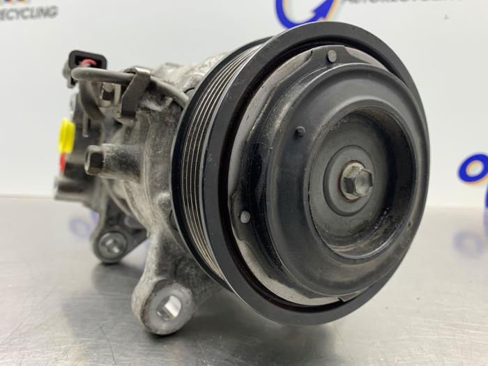 Usagé Compresseur de clim BMW 1 serie (F20) 118i 1.5 TwinPower 12V Prix € 175,00 Règlement à la marge proposé par Gebr Opdam B.V.