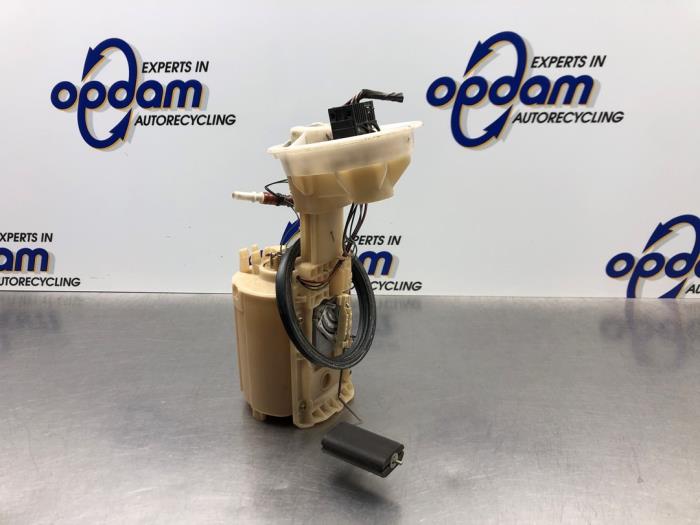 Begagnade Bensinpump BMW Mini (R50/53) 1.6 16V Cooper Pris € 70,00 Marginaltabell erbjuds av Gebr Opdam B.V.
