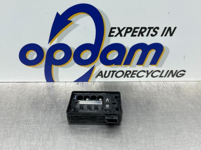 Begagnade Regnsensor Mini Mini (R56) 1.6 16V Cooper Pris € 30,00 Marginaltabell erbjuds av Gebr Opdam B.V.
