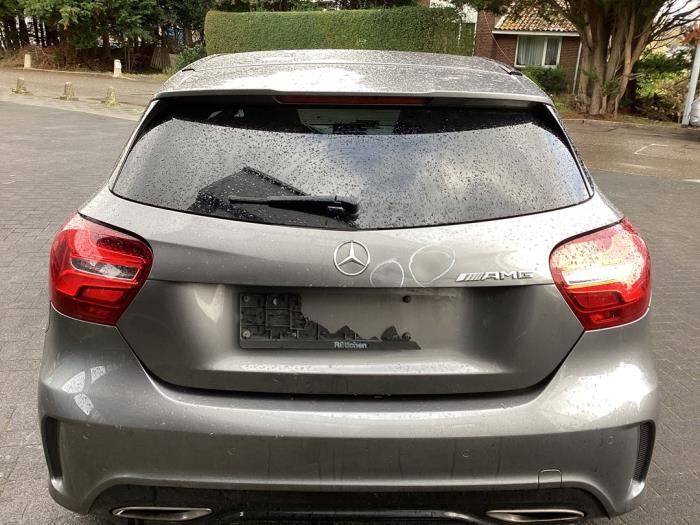 Begagnade Baklucka Mercedes A (W176) 1.6 A-160 16V Pris € 150,00 Marginaltabell erbjuds av Gebr Opdam B.V.