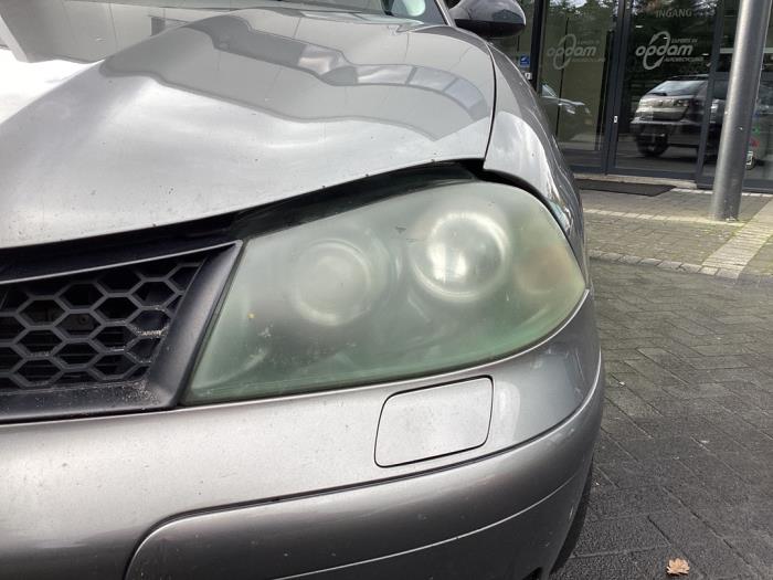 Używane Reflektor lewy Seat Ibiza III (6L1) 1.8 Turbo 20V FR Cena € 200,00 Procedura marży oferowane przez Gebr Opdam B.V.