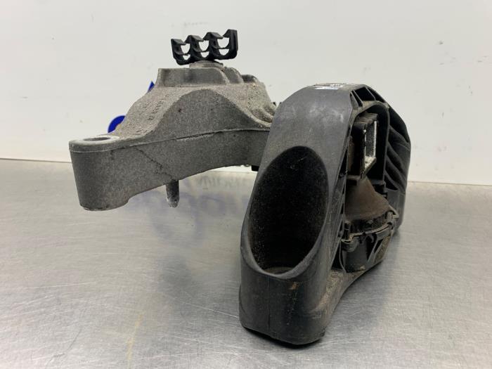 Usagé Support moteur Renault Clio IV Estate/Grandtour (7R) 1.5 Energy dCi 90 FAP Prix € 40,00 Règlement à la marge proposé par Gebr Opdam B.V.