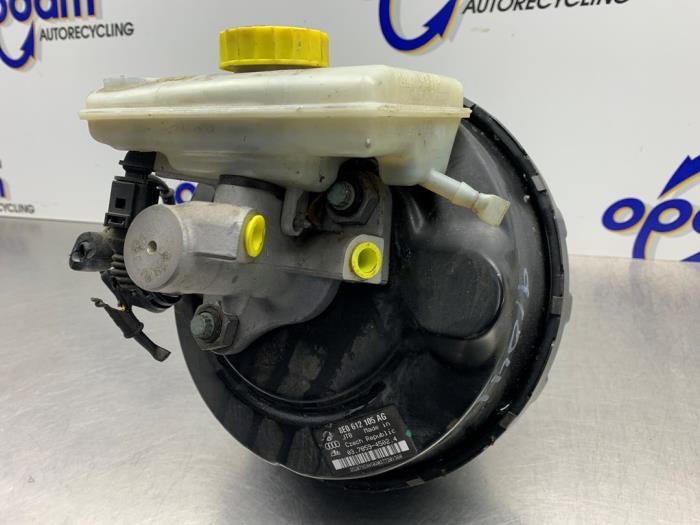 Usagé Servo frein Audi A4 Avant (B7) 2.0 20V Prix € 100,00 Règlement à la marge proposé par Gebr Opdam B.V.