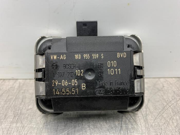 Begagnade Regnsensor Volkswagen Golf Plus (5M1/1KP) 1.6 FSI 16V Pris € 30,00 Marginaltabell erbjuds av Gebr Opdam B.V.