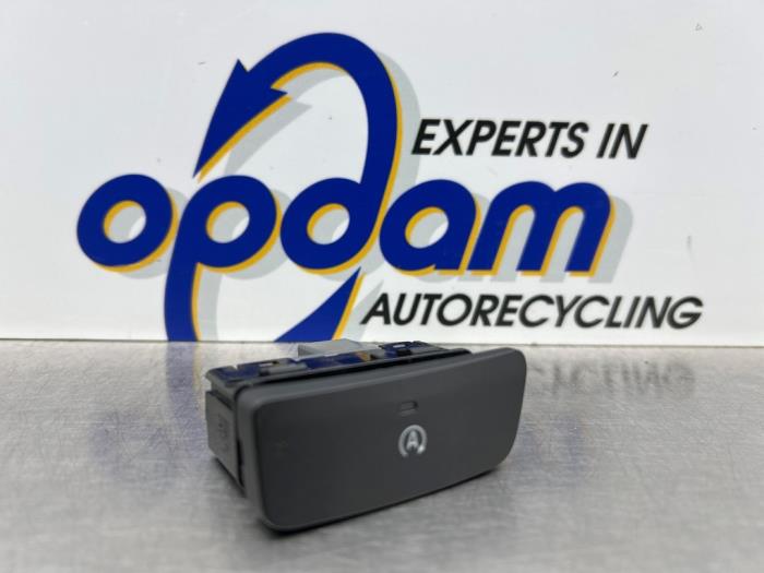 Usagé Commande start/stop Opel Mokka/Mokka X 1.4 Turbo 16V 4x2 Prix € 20,00 Règlement à la marge proposé par Gebr Opdam B.V.
