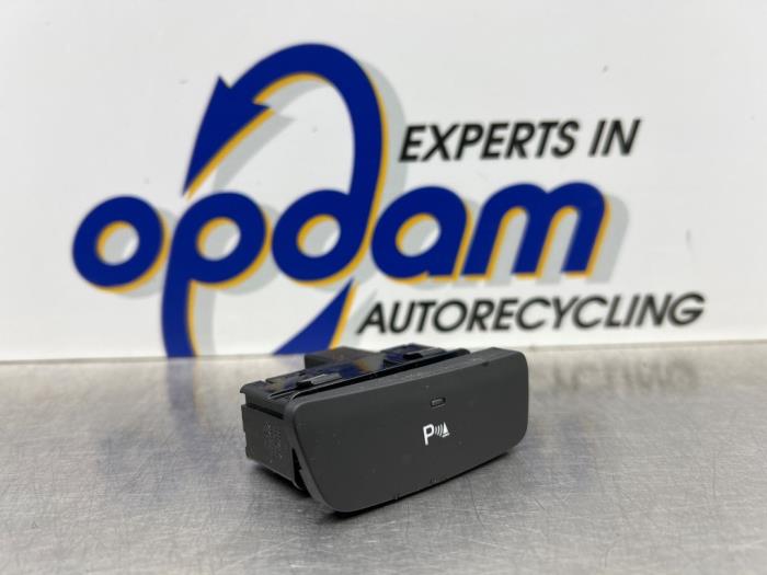 Usados Interruptor PDC Opel Mokka/Mokka X 1.4 Turbo 16V 4x2 Precio € 20,00 Norma de margen ofrecido por Gebr Opdam B.V.