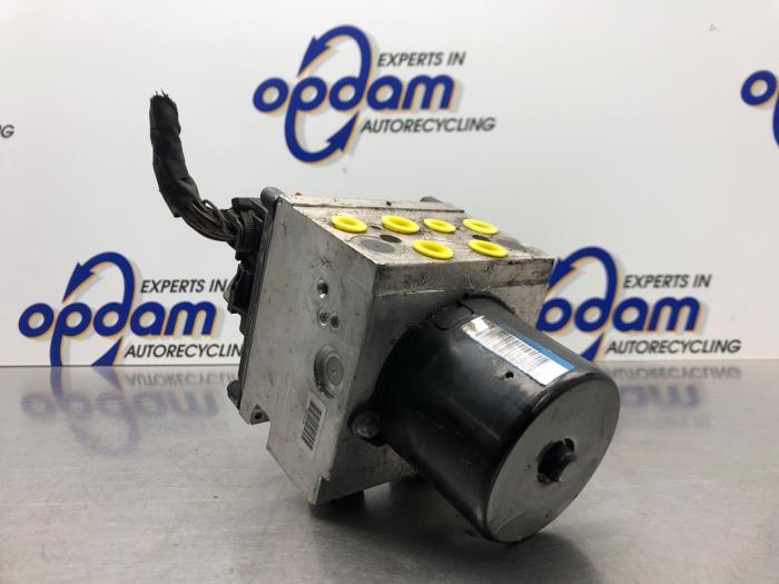 Begagnade ABS-pump Volkswagen Passat Variant (3C5) 2.0 FSI 16V Pris € 99,00 Marginaltabell erbjuds av Gebr Opdam B.V.