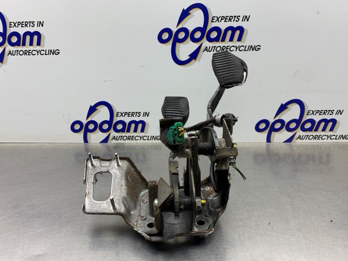 Gebrauchte Pedale Set Peugeot Partner (GC/GF/GG/GJ/GK) 1.6 HDI 75 16V Preis € 75,00 Margenregelung angeboten von Gebr Opdam B.V.