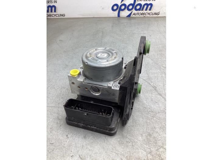 Pompe ABS d'un Audi S3 Sportback (8YA) 2.0 T FSI 16V 2021