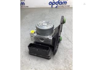 Pompe ABS d'un Audi S3 Sportback (8YA) 2.0 T FSI 16V 2021