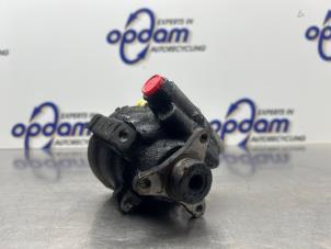 Gebrauchte Lenkkraftverstärker Pumpe Opel Vivaro 2.5 DTI 16V Preis € 50,00 Margenregelung angeboten von Gebr Opdam B.V.