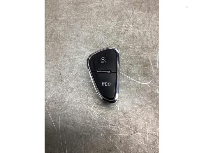 Gebrauchte Schalter Opel Adam 1.4 16V Preis € 10,00 Margenregelung angeboten von Gebr Opdam B.V.
