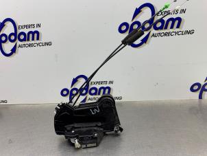 Usagé Serrure portière mécanique 4portes avant gauche Toyota Aygo (B40) 1.0 12V VVT-i Prix € 50,00 Règlement à la marge proposé par Gebr Opdam B.V.