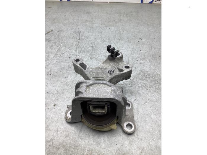 Used Engine mount Renault Megane III Grandtour (KZ) 1.2 16V TCE 130 Price € 60,00 Margin scheme offered by Gebr Opdam B.V.