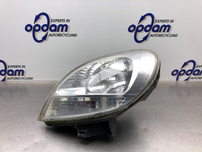 Używane Reflektor lewy Nissan Kubistar (F10) 1.5 dCi 65 Cena € 30,00 Procedura marży oferowane przez Gebr Opdam B.V.