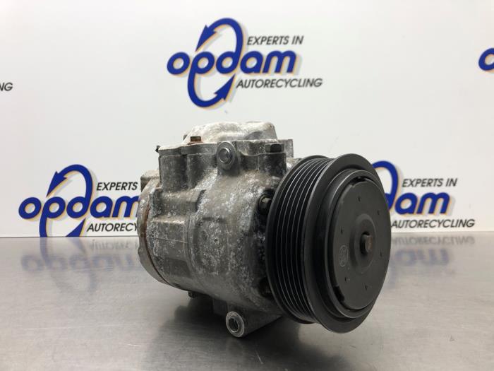 Usagé Compresseur de clim Volkswagen Polo IV (9N1/2/3) 1.4 16V Prix € 75,00 Règlement à la marge proposé par Gebr Opdam B.V.