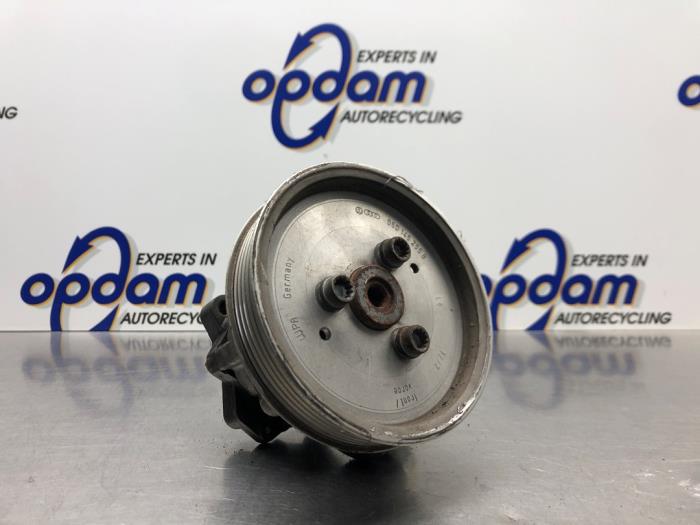 Usagé Pompe de direction Audi A6 (C6) 2.0 T FSI 16V Prix € 100,00 Règlement à la marge proposé par Gebr Opdam B.V.
