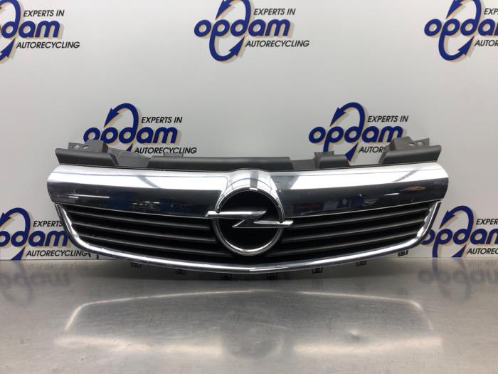 Używane Grill Opel Zafira (M75) 2.2 16V Direct Ecotec Cena € 75,00 Procedura marży oferowane przez Gebr Opdam B.V.