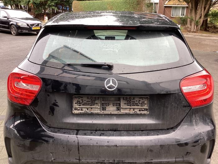 Begagnade Baklucka Mercedes A (W176) 1.6 A-180 16V Pris € 250,00 Marginaltabell erbjuds av Gebr Opdam B.V.