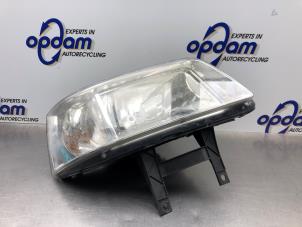 Używane Reflektor prawy Volkswagen Transporter T5 1.9 TDi Cena € 75,00 Procedura marży oferowane przez Gebr Opdam B.V.